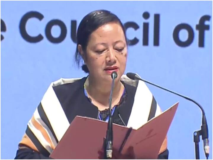 Nagaland Oath Ceremony Salhoutuonuo Kruse take oath as minister in Nagaland cabinet Pm Modi congratulated her Nagaland Oath Ceremony: नगालैंड की पहली महिला विधायक बनीं मंत्री, पीएम मोदी ने यूं दी बधाई