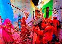 Holi 2023: வண்ணமயமான புகைப்படங்களை எடுக்கணுமா..அப்போ இந்த இடங்களுக்கு கண்டிப்பாக போங்க!