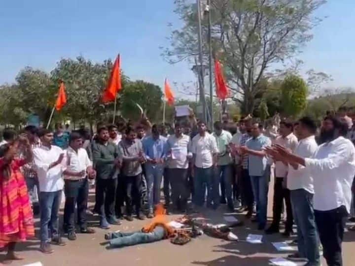 Rajasthan ABVP Protest Against Rajasthan Government In Jaipur Support Agitation Of Martyrs Wives Demands Justice Ashok Gehlot ANN Rajasthan: वीरांगनाओं के सम्मान में उतरे विद्यार्थी परिषद के कार्यकर्ता, सीएम अशोक गहलोत का फूंका पुतला