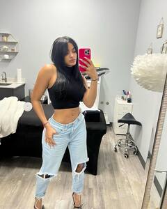 Photos: तूफानी बैटिंग करने वाले आंद्रे रसेल की वाइफ हैं बेहद खूबसूरत, तस्वीरें देख उड़ जाएंगे होश