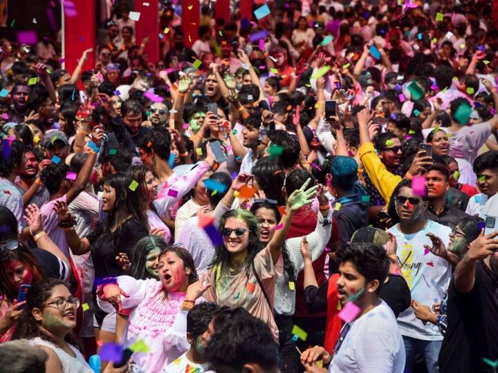 Holi 2023 Celebration Indore Rangpanchmi Gair can be included in UNESCO World Heritage Indore Rangpanchmi: रंगों के महोत्सव वाली इंदौरी 'गेर' को यूनेस्को में शामिल करवाने की तैयारी, 3 साल बाद होगी कवायद