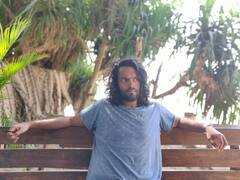 Zahaan Khan Photos: टॉल, डार्क और हैंडसम हैं ग्लैमर गर्ल जीनत अमान के बेटे, स्टाइल में देते हैं स्टार्स को टक्कर