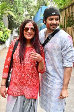 Richa Chadha-Ali Fazal, Shibani Dandekar Attend Javed Akhtar’s Holi Bash - See Pics