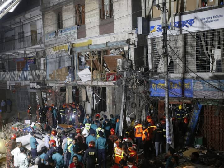 According to the fire service control room, eleven firefighting units containing 200 firefighters were mobilized at the scene following the blast.