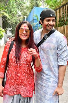 Javed Akhtar Holi Party: जावेद अख्तर की होली पार्टी में रंग जमाने पहुंचे ये पॉपुलर सितारे, स्टाइलिश लुक में दिखीं महिमा चौधरी