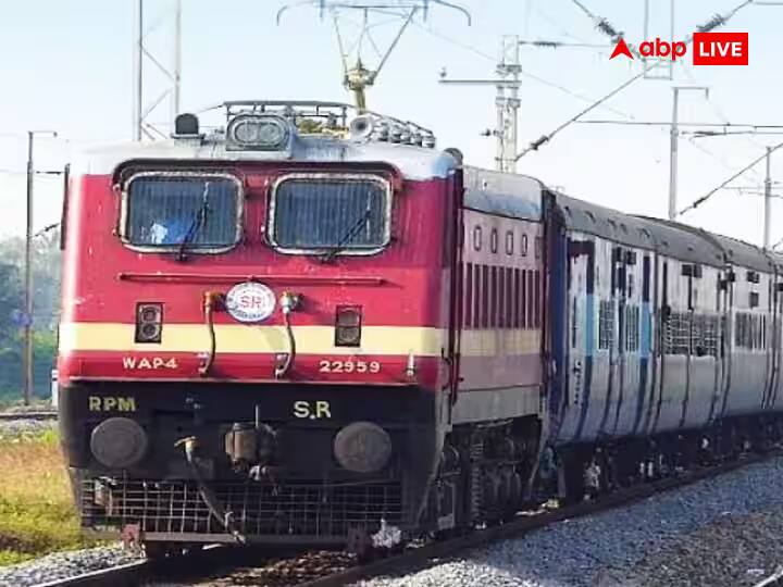 Holi 2023 Special Train Want to Go Back after Holi Celebration Check Indian Railways Train Delhi-Hyderabad Holi 2023 Special: होली में आए हैं घर और जाना है वापस तो देख लें गाड़ी, दिल्ली-हैदराबाद समेत कई शहरों के लिए ट्रेन