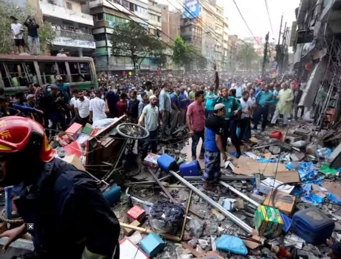 ਡੀਐਮਸੀਐਚ ਪੁਲੀਸ ਚੌਕੀ ਦੇ ਇੰਸਪੈਕਟਰ ਬੱਚੂ ਮੀਆਂ ਨੇ ਦੱਸਿਆ ਕਿ ਧਮਾਕੇ ਦੇ ਕਾਰਨਾਂ ਦਾ ਅਜੇ ਪਤਾ ਨਹੀਂ ਲੱਗ ਸਕਿਆ ਹੈ।