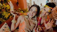 মুগ্ধ দৃষ্টিতে হারিয়ে গেলেন একে অপরের চোখে, গায়ে হলুদের ছবি শেয়ার সিড-কিয়ারার