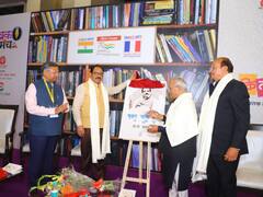 पूर्व मंत्री एवं सांसद डी.पी. यादव की पुस्तक ‘वक़्त साक्षी है’ का विश्व पुस्तक मेले में हुआ विमोचन