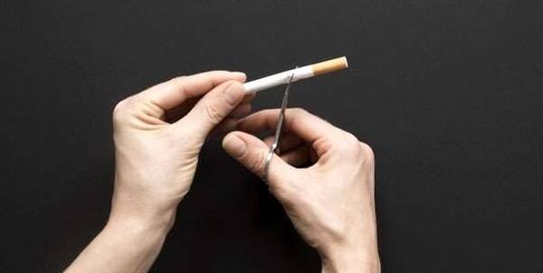 No Smoking Day is celebrated on the second Wednesday in the month of March every year No Smoking Day 2023: સ્મોકિંગની લતથી છૂટકારો મેળવવા માંગો છો, તો ફોલો કરો આ પાંચ ટીપ્સ