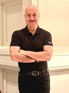 Anupam Kher: अनुपम खेर आहेत कोट्यवधींचे मालक; जाणून घ्या स्ट्रगल त्यांच्या स्टोरीबाबत