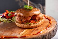 Vadapav : உலகின் சிறந்த சாண்ட்விச் பட்டியலில் 13வது இடத்தை பெற்ற இந்தியாவின் வடா பாவ்!