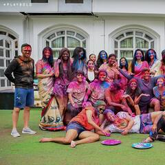 Holi 2023: होली के रंग में सराबोर हुई RCB की महिला टीम, विदेशी खिलाड़ियों ने भी जमकर लगाया गुलाल, देखें तस्वीरें