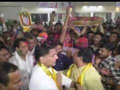 In Pics: होली के रंग में रंगे सचिन पायलट, उपनेता प्रतिपक्ष ने गायकी में आजमाया हाथ, देखें तस्वीरें