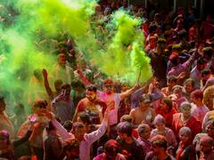 राजस्थान के बांसवाड़ा में होली पर अजब परंपरा! धार्मिक रीति-रिवाज से होती है दो लड़कों की शादी