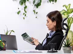 Women's Day 2023: महिलाओं के पास पैसों की नहीं होगी कोई कमी! निवेश से पहले जान लें ये टिप्स