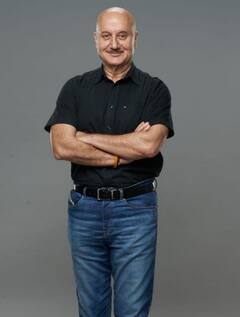 Anupam Kher: अनुपम खेर आहेत कोट्यवधींचे मालक; जाणून घ्या स्ट्रगल त्यांच्या स्टोरीबाबत