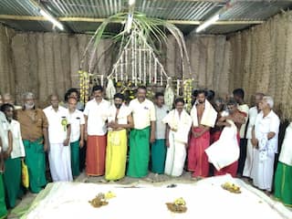 சிவகங்கை : 101 கிடாய் வெட்டி விருந்து ; வெகு விமரிசையாக கொண்டாடப்பட்ட பச்சை குடில் திருவிழா..