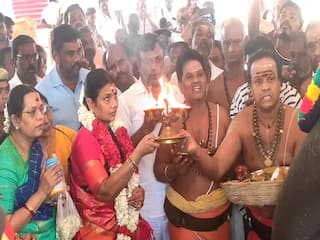 Durga Stalin Pooja: நீண்ட ஆயுள் வேண்டும் -  முதல்வரின் மனைவி துர்கா ஸ்டாலின் கணவருக்காக பீமரத சாந்தி யாகம்