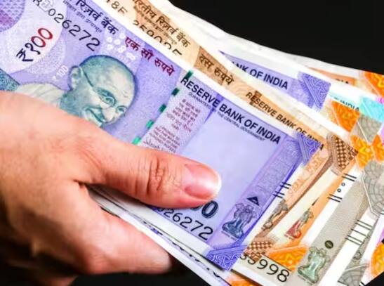 ਇਹ ਨਿਯਮ ਬਹੁਤ ਹੀ ਸਰਲ ਤਰੀਕੇ ਨਾਲ ਇਹ ਵੀ ਦੱਸੇਗਾ ਕਿ ਦਿੱਤੇ ਗਏ ਰਿਟਰਨ 'ਤੇ ਨਿਵੇਸ਼ ਦਾ ਪੈਸਾ ਕਿੰਨੀ ਤੇਜ਼ੀ ਨਾਲ ਦੁੱਗਣਾ ਹੋ ਜਾਵੇਗਾ। ਇਸ ਨੂੰ 72 ਦਾ ਨਿਯਮ ਕਿਹਾ ਜਾਂਦਾ ਹੈ।