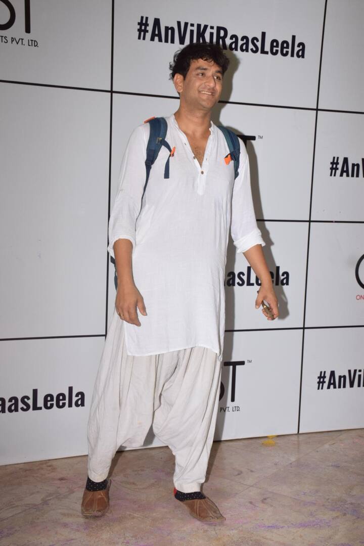 Bigg Boss contestant Vikas Gupta attended the Holi party in all white ensemble.