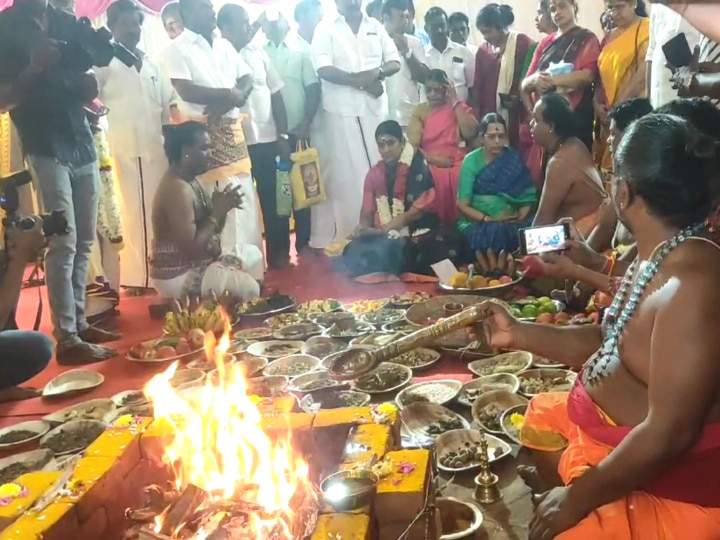 Durga Stalin Pooja: நீண்ட ஆயுள் வேண்டும் -  முதல்வரின் மனைவி துர்கா ஸ்டாலின் கணவருக்காக பீமரத சாந்தி யாகம்