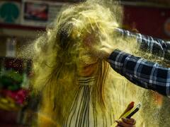 दिल्ली: कहीं खतरनाक केमिकल की मिलावट खराब न कर दें चेहरा! रंग खरीदते समय ध्यान रखें ये बातें