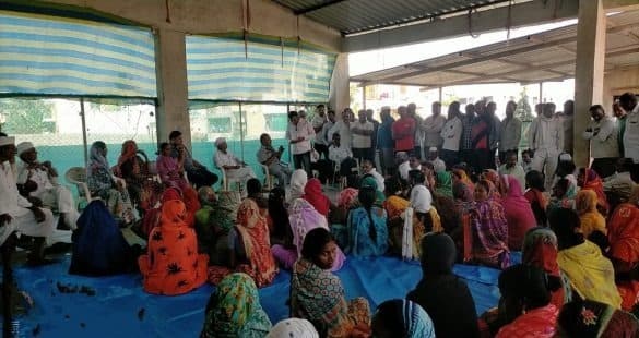 maharashtra News nashik news malwadi villagers decided to sale whole village in deola taluka Nashik News : गाव तसं चांगलं, पण विकायला काढलं, माळवाडी गाव विकणे आहे, काय नेमकं प्रकरण? 