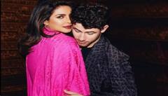 Priyanka Chopra Pics : ਡੀਪਨੇਕ ਆਊਟਫਿਟ 'ਚ ਪ੍ਰਿਯੰਕਾ ਚੋਪੜਾ ਨੇ ਫਲਾਂਟ ਕੀਤੀ ਕਰਵੀ ਫਿਗਰ, ਪਤੀ ਦੀਆਂ ਬਾਹਾਂ 'ਚ ਬਾਹਾਂ ਪਾ ਕੇ ਦਿੱਤੇ ਰੋਮਾਂਟਿਕ ਪੋਜ਼