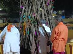 In Photos: क्यों खास है यह 600 साल पुराना रियासतकालीन बस्तर का होलिका दहन, देखें तस्वीरें