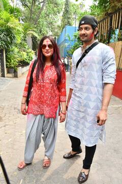 Javed Akhtar Holi Party: जावेद अख्तर की होली पार्टी में रंग जमाने पहुंचे ये पॉपुलर सितारे, स्टाइलिश लुक में दिखीं महिमा चौधरी