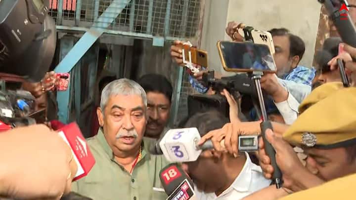 এবিপি-কে জানালেন নিজের প্রতিক্রিয়া দিলীপ ঘোষ। বললেন, 'দিল্লিতে লস্যি খাবেন' অনুব্রত।