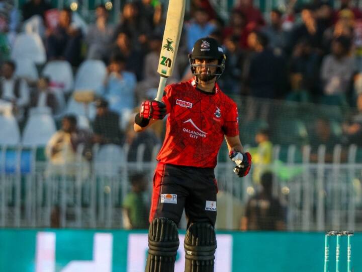 PSL 2023 Shaheen Afridi took 4 wickets in bowling and scored a half century in batting Peshawar Zalmi vs Lahore Qalandars match PSL 2023: 4 विकेट लेने के बाद शाहीन अफरीदी ने बल्ले से मचाया धमाल, जड़ा तूफानी अर्धशतक, लगाए 5 छक्के
