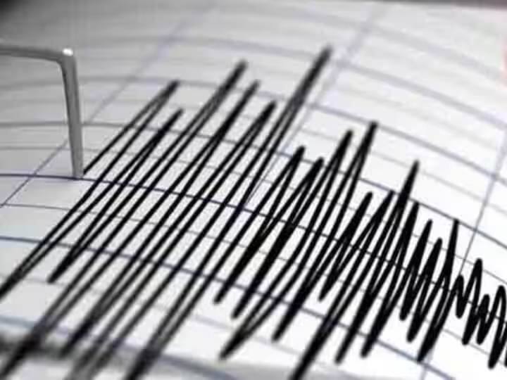 earthquake in papua new guinea and tibet now tsunami warning issued Earthquake in Papua New Guinea: जमीन हादरली; पापुआ न्यू गिनीमध्ये 7.3 आणि तिबेटमधील शिजांगमध्ये 4.2 रिश्टर स्केल भूकंपाचे धक्के