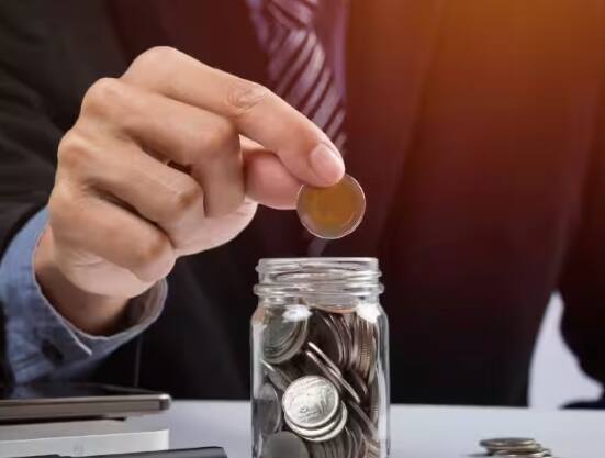 Fixed Deposit: ਇਹ ਬੈਂਕ ਸੀਨੀਅਰ ਨਾਗਰਿਕਾਂ ਨੂੰ FD 'ਤੇ 9 ਤੋਂ 9.50 ਫੀਸਦੀ ਵਿਆਜ ਦੇ ਰਹੇ ਹਨ, ਜਾਣੋ ਵੇਰਵੇ