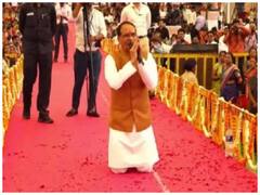 सत्ता बचाने की कोशिश, वोटबैंक की भी चिंता… महिलाओं के बीच घुटने पर क्यों बैठे शिवराज?