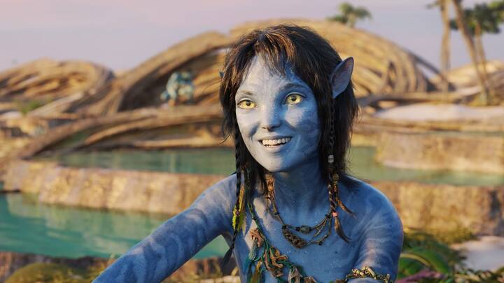 Avatar The Way Of Water : 'अवतार 2' हा सिनेमा 16 डिसेंबर 2022 रोजी सिनेमागृहात प्रदर्शित झाला.