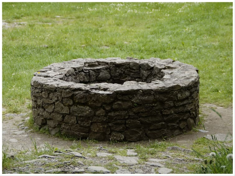 Well Shape why all the wells are round in shape know the science behind this कभी सोचा है कुएं चौकोर या तिकोने क्यों नहीं होते... सभी कुएं गोल ही क्यों बनाते हैं?