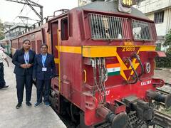 महिला दिनानिमित्त महिला कर्मचाऱ्यांनी चालवली रेल्वे अन् लोकल