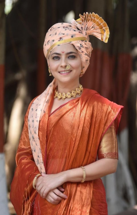 सोनालीच्या पोस्टवर  शक्तीला मानाचा मुजरा, जागतिक महिला दिनाच्या शुभेच्छा, खूपच सुंदर, जय भवानी, जय शिवराय, अशा कमेंट्स चाहत्यांनी केल्या आहेत.