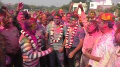 Holi 2023: भरतपुर में आईजी-एसपी ने जवानों के साथ लगाए ठुमके, तस्वीरों में देखिए पुलिस की होली के नजारे