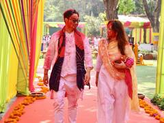 Holi In Pics: राजनाथ सिंह ने लगाए ठुमके तो सीएम शिवराज ने गाए फाग के तराने... राजनेताओं ने ऐसे मनाई होली