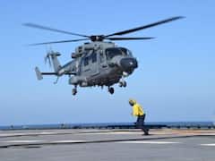 भारतीय नौसेना का हेलिकॉप्टर मुंबई तट के पास दुर्घटनाग्रस्त, चालक दल सुरक्षित