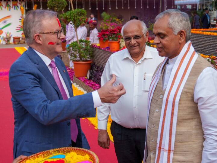 ऑस्ट्रेलिया से भारत के लिए रवाना होने से पहले उन्होंने एक ट्वीट किया. जिसमें उन्होंने कहा कि आज मैं मंत्रियों और बिजनेसमैन लीडर्स के प्रतिनिधिमंडल को भारत ला रहा हूं.