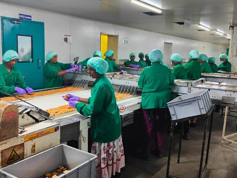 70% women in biscuit industry Madurai Britannia Company is amazing! பிஸ்கட் தொழிலில் 70% பெண்கள் ; மதுரை பிரிட்டானியா நிறுவனம் அசத்தல் !