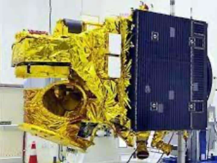 ISRO successfully carries out controlled re entry experiment of aged satellite Megha Tropiques 1 MT 1 ISRO ने पुराने सैटेलाइट MT-1 का कंट्रोल्ड री-एंट्री एक्सपेरिमेंट किया पूरा, सफलतापूर्वक प्रशांत महासागर में गिराया