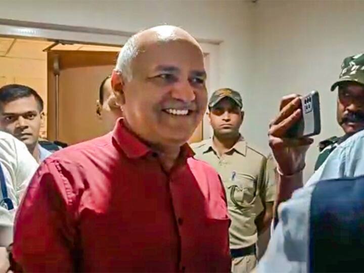 Delhi Excise Policy Scam Case AAP Question attack on BJP says is BJP conspiring to kill Manish Sisodia Delhi Excise Policy Case: सिसोदिया को जेल के अंदर जान का खतरा? बीजेपी बोली- केजरीवाल कर रहे हैं साजिश...