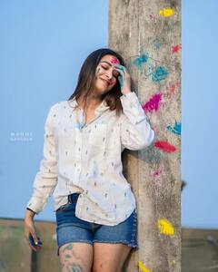 Bhanu Shree: హోలీ రంగుల్లో మెరిసిపోతున్న బిగ్ బాస్ బ్యూటీ భాను