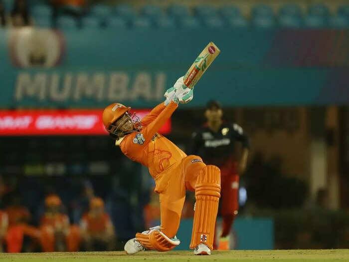 Gujarat Giants W vs RCB-W WPL 2023 Gujarat Giants Sophia Dunkley Fastest Fifty 50 off 18 Balls Womens Premier League Dunkley Fastest Fifty: ગુજરાતની સોફિયા ડંકલેએ RCBના બોલર્સને ધોઈ નાંખ્યા, WPLમાં સૌથી ઝડપી ફિફ્ટીનો બનાવ્યો રેકોર્ડ