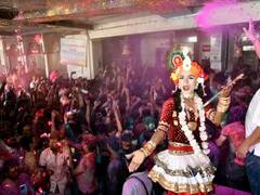 Holi In Pics: લદ્દાખથી લઈ કન્યાકુમારી હોળીમાં હૈયે હૈયું દળાયું